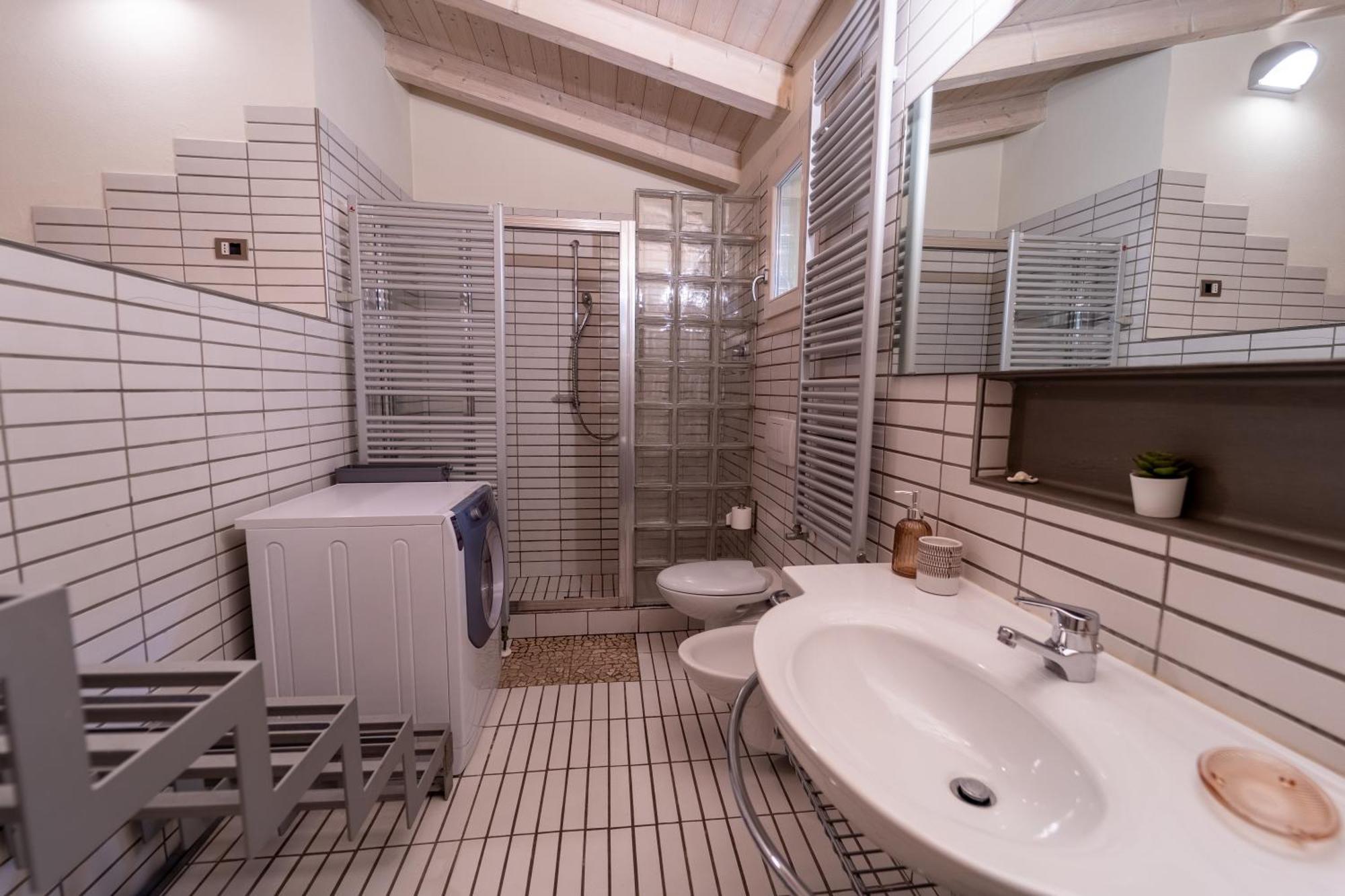 Realkasa Schiavonia Studio Bologna Luaran gambar